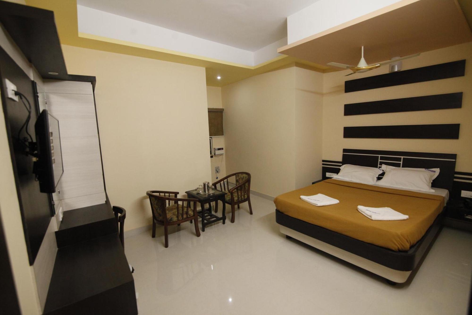 Hotel Kasi Inn Thanjavur Exterior photo
